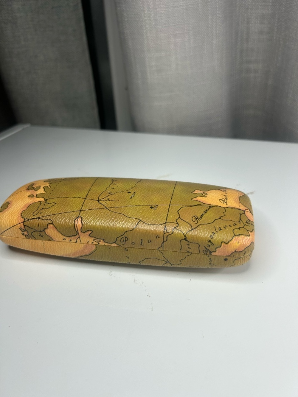 Clamshell eyewear World Map case from Davich Optical
